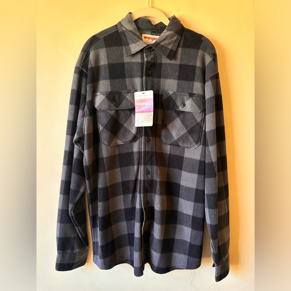 Wrangler Men's Dark Plaid Button Down Shirt